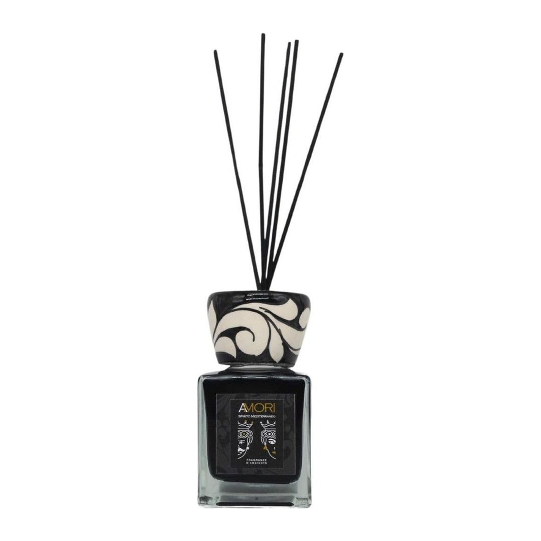 Profumo ambiente sandalo e mandorla 200 ml con collare in ceramica artigianale di Caltagirone fatto a mano e bastoncini
